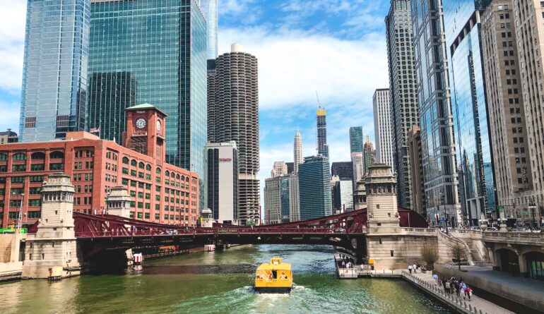 Beautiful wide shot of the Chicago River with amazing modern architecture